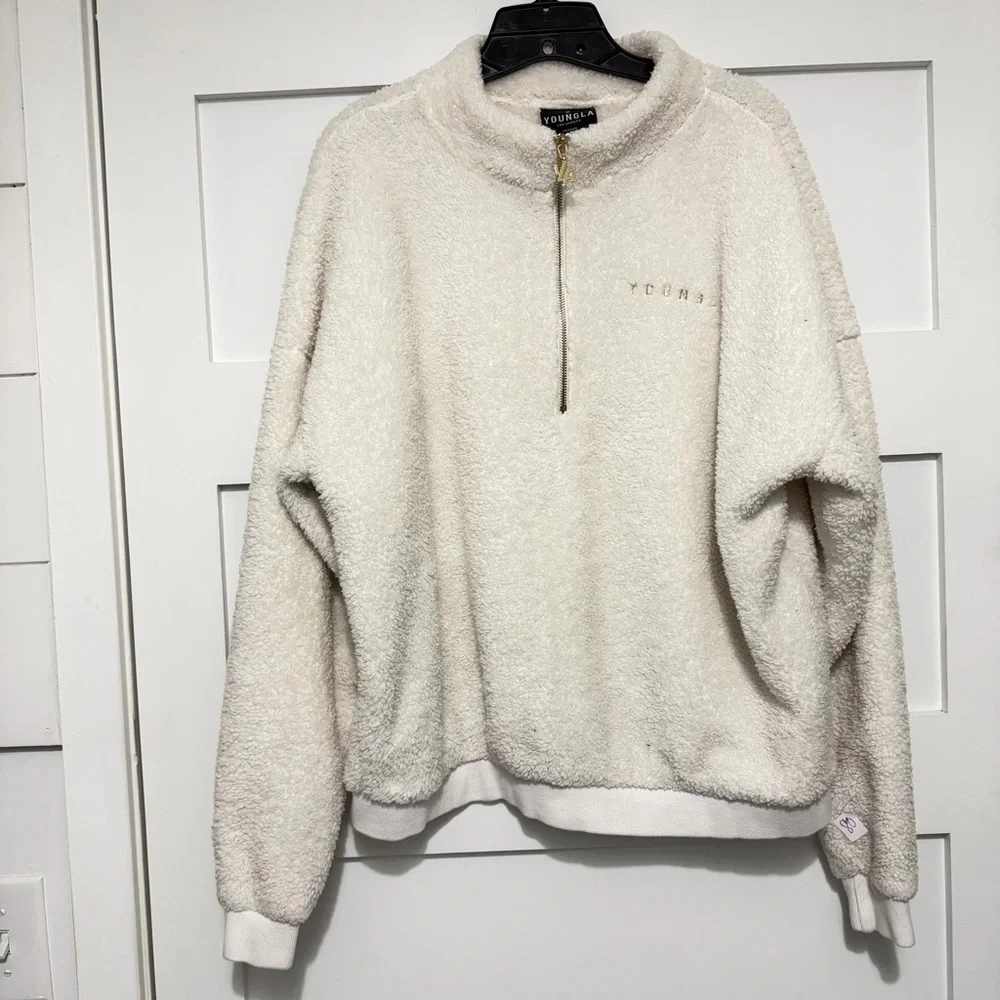 YoungLA White Fleece Pullover Sweater Size Medium 23805
